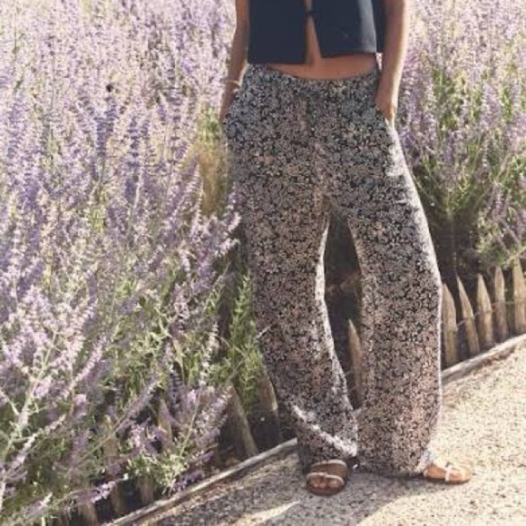 ZARA Women’s Printed Floral Pants Lightweight Relaxed Boho Vacation Small EUC - Picture 2 of 9